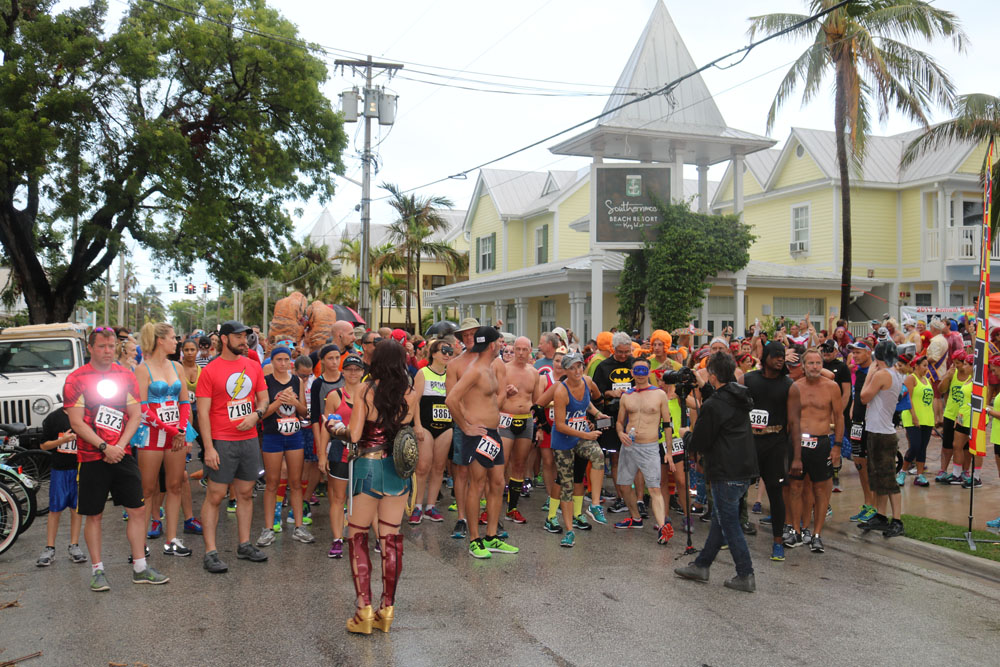 Heroes and Villains 5K 2017 photo - Duval Street, Key West